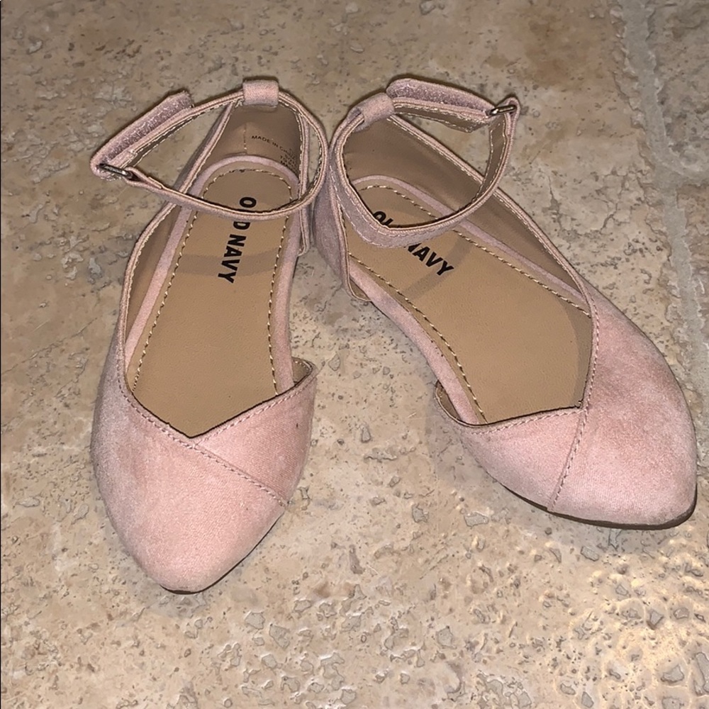 Old navy baby girl size 6 pale pink suede flats